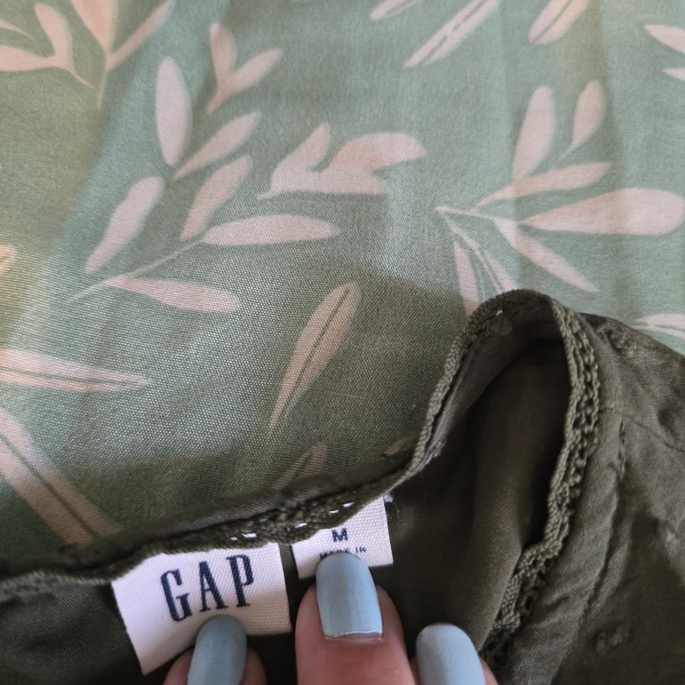 GAP Sage Green Leaf Pattern Blouse